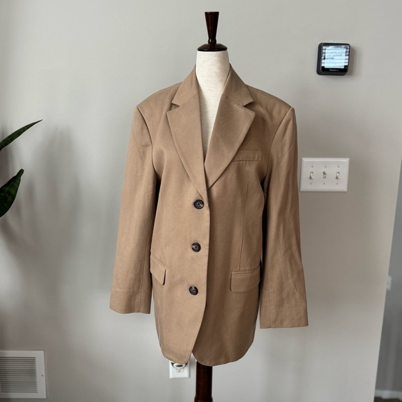 NWT! Everlane Oversized The ’80s Blazer - Color: Ash Brown - Picture 11 of 11